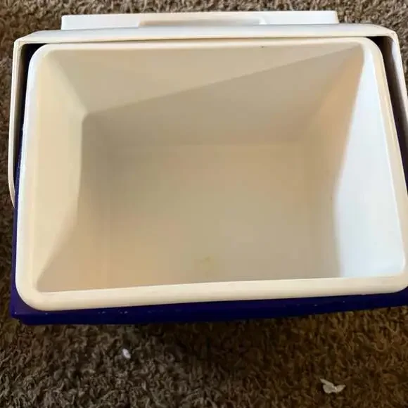 Igloo Little Playmate 7 Quart Cooler, White and Purple Vintage Y2K - Picture 4 of 4